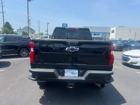 Used 2022 Chevrolet Silverado 2500 LT w/ Midnight Edition AWD/4WD image 6