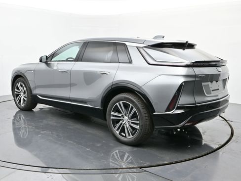 New 2025 Cadillac Lyriq Luxury image 3