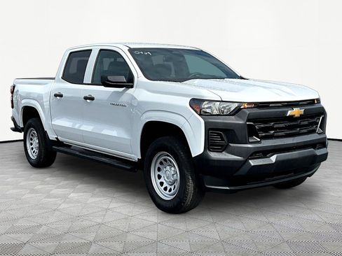 Certified 2025 Chevrolet Colorado W/T RWD image 3