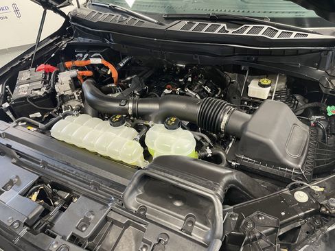 Used 2024 Ford F150 Platinum image 36