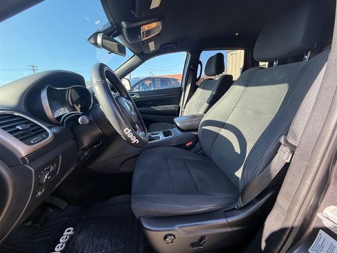 Used 2016 Jeep Grand Cherokee Laredo w/ Quick Order Package 23E image 17