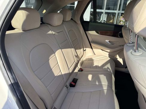 Used 2020 Mercedes-Benz GLC 300 4MATIC image 10