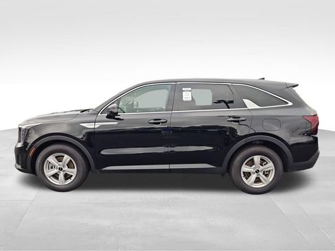 Used 2026 Kia Sorento LX FWD image 2