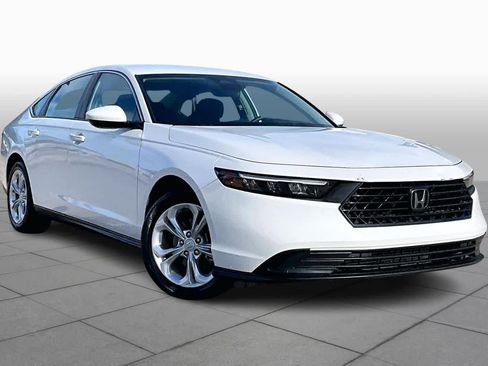 Used 2023 Honda Accord LX image 2
