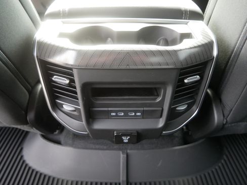 New 2026 RAM 1500 Big Horn AWD/4WD image 5