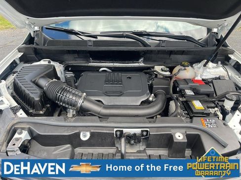Used 2023 GMC Acadia SLE w/ Driver Convenience Package FWD image 29