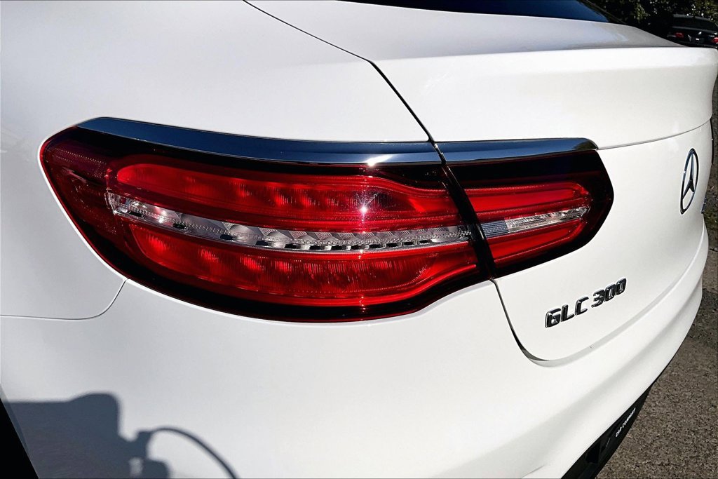 Used 2018 Mercedes-Benz GLC 300 4MATIC Coupe image 28