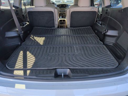 Used 2021 Honda Pilot Elite image 40