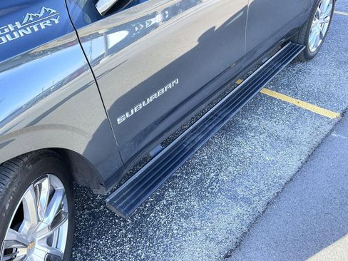 Used 2021 Chevrolet Suburban High Country AWD/4WD image 23