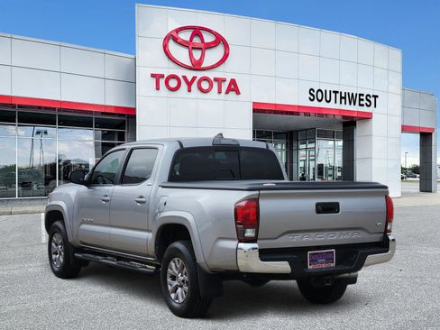 Used 2018 Toyota Tacoma SR5 image 4