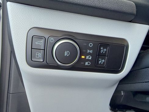 Certified 2025 Ford Escape SE w/ PHEV Premium Package FWD image 26