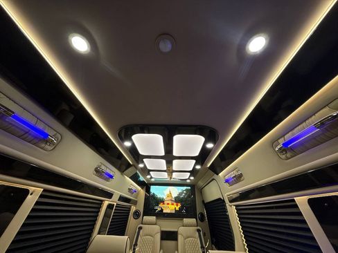 Used 2023 Mercedes-Benz Sprinter 3500 image 25