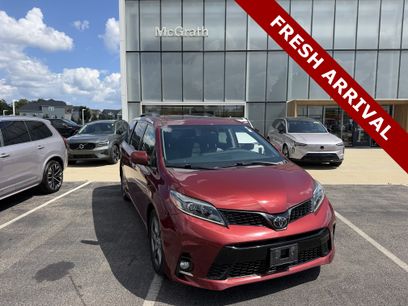 Used 2019 Toyota Sienna SE w/ SE Preferred Package
