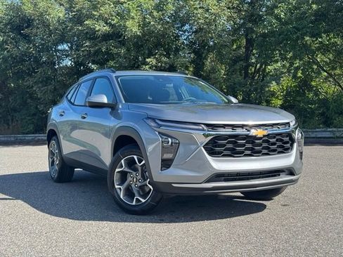 New 2026 Chevrolet Trax LT w/ Driver Confidence Package FWD image 28