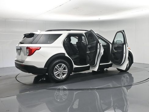 Certified 2023 Ford Explorer XLT w/ Equipment Group 202A RWD image 6