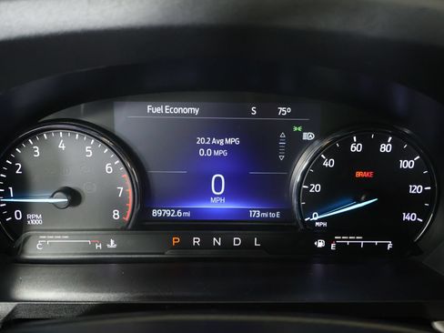 Used 2023 Ford Explorer XLT AWD/4WD image 4