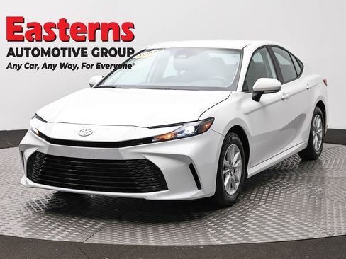 Used 2025 Toyota Camry LE FWD image 1