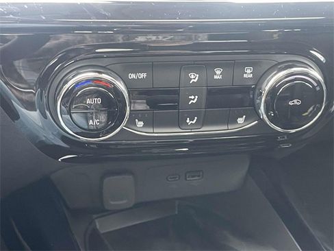 New 2026 Chevrolet Trax ACTIV w/ Sunroof Package image 16