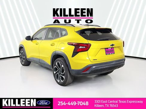 Used 2025 Chevrolet Trax RS w/ Driver Confidence Package image 6