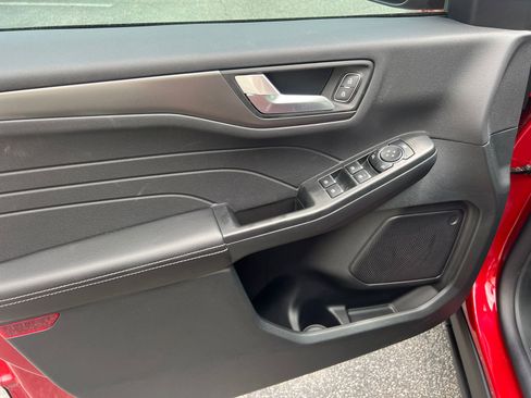 New 2025 Ford Escape SE FWD image 12