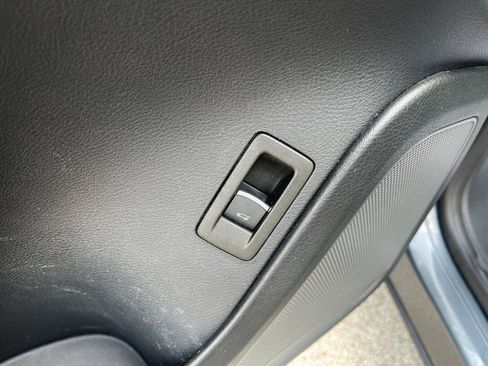 Used 2016 Volkswagen Touareg TDI AWD/4WD image 27