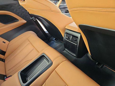 Used 2025 BMW 230i Coupe w/ M Sport Package image 11