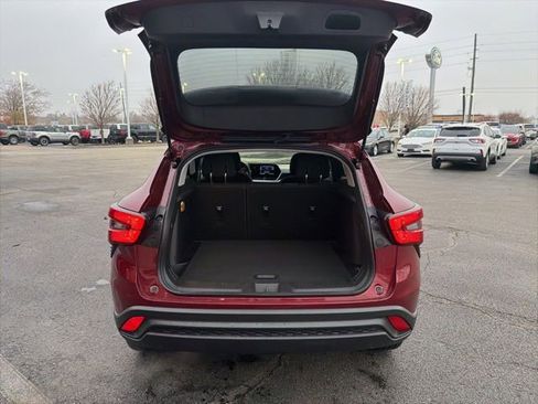 Used 2024 Chevrolet Trax LS image 9