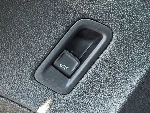 Used 2024 Volkswagen Atlas Cross Sport SE AWD/4WD image 26