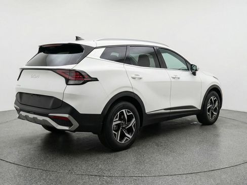 Used 2025 Kia Sportage LX image 9