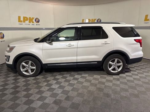 Used 2016 Ford Explorer XLT image 9