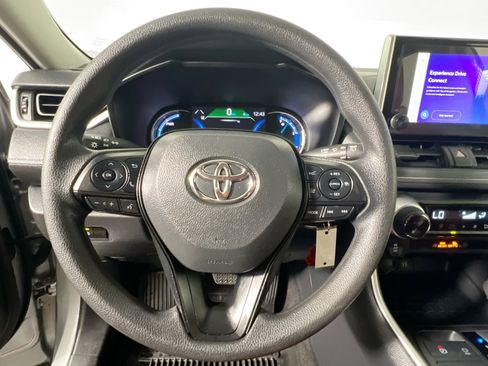 Used 2025 Toyota RAV4 LE AWD/4WD image 17