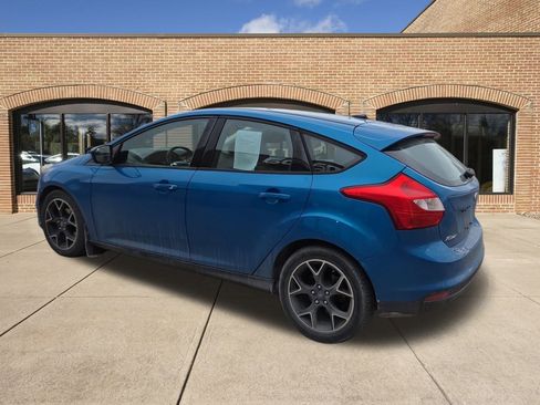 Used 2012 Ford Focus SE w/ SE Sport Pkg image 5