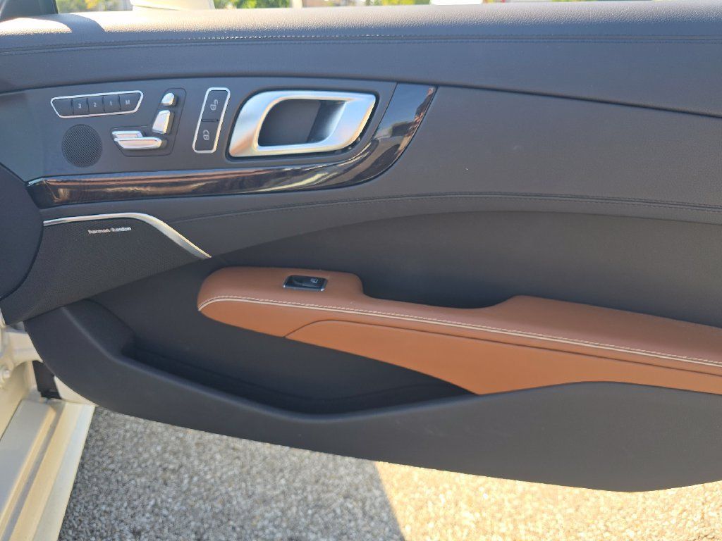 Certified 2020 Mercedes-Benz SL 550 image 20