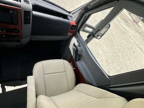 Used 2008 Dodge Sprinter 3500 image 23