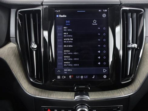 Used 2022 Volvo XC60 B6 Inscription w/ Climate Package image 47