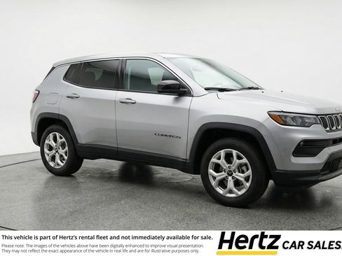 Used 2025 Jeep Compass Latitude image 1