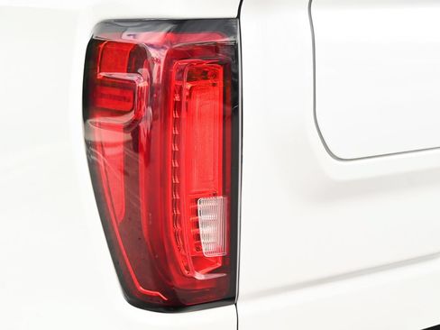 Used 2023 GMC Sierra 1500 SLT w/ SLT Premium Plus Package RWD image 21