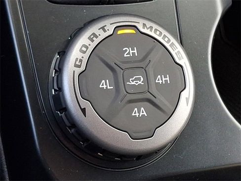 New 2025 Ford Bronco Badlands image 18