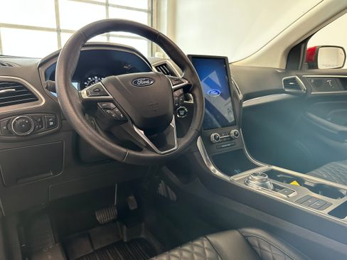Used 2024 Ford Edge Titanium w/ Equipment Group 301A AWD/4WD image 9