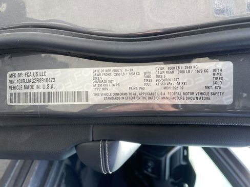 Used 2024 Jeep Grand Cherokee L Altitude image 10