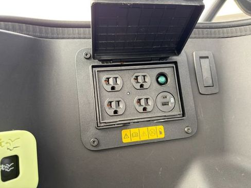 Used 2023 Ford F150 Lightning XLT image 16