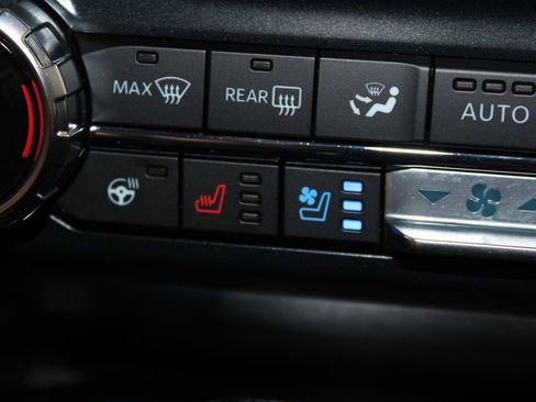 Used 2025 Ford F150 Platinum AWD/4WD image 46