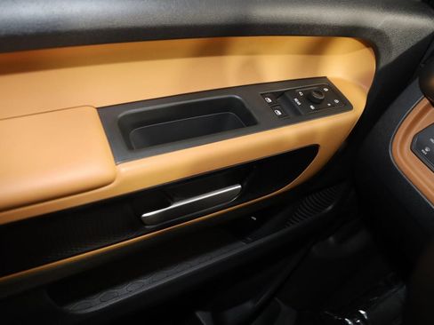 Used 2025 Volkswagen ID. Buzz Pro S image 32