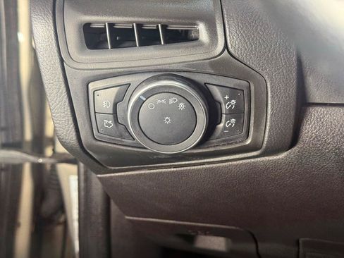 Used 2015 Ford Focus SE w/ SE Sport Package FWD image 36