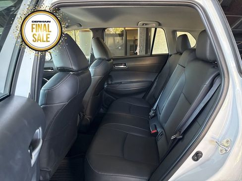 Certified 2022 Toyota Corolla Cross XLE image 13