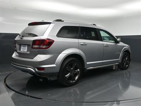 Used 2020 Dodge Journey Crossroad FWD image 6