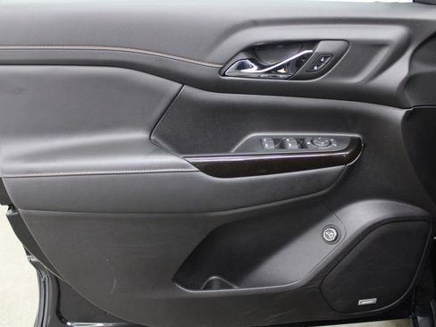 Used 2023 GMC Acadia AT4 image 11