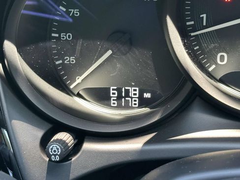 Certified 2026 Porsche Macan AWD/4WD image 22