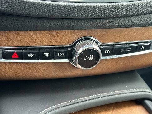 Used 2017 Volvo XC90 T6 Inscription w/ Vision Package image 24