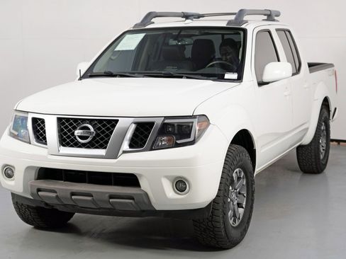 Used 2016 Nissan Frontier PRO-4X w/ Pro-4x Luxury Package image 43